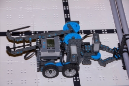 <h5>Intro to Robotics: VEX IQ</h5>
