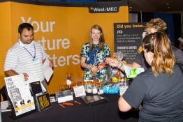 <h5>Exhibitors</h5>